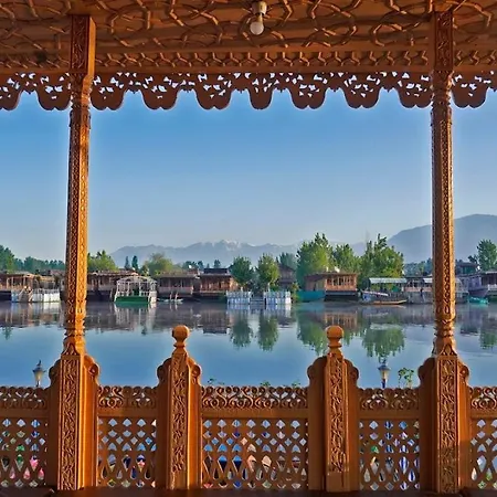 Mossess Group Of Houseboats Hotel Srinagar  Exterior photo