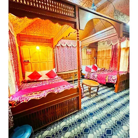 Mossess Group Of Houseboats Hotel Srinagar  Exterior photo