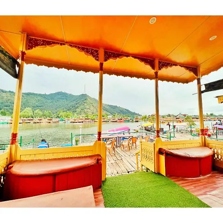 Mossess Group Of Houseboats Hotel Srinagar  Exterior photo