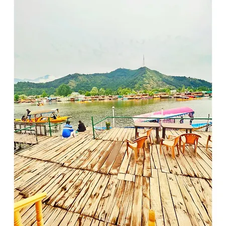 Mossess Group Of Houseboats Hotel Srinagar  Exterior photo