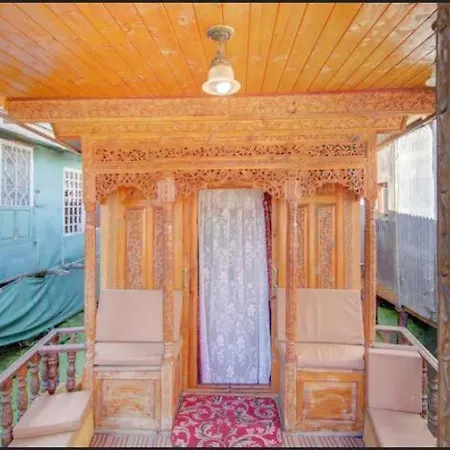 Mossess Group Of Houseboats Hotel Srinagar  Exterior photo