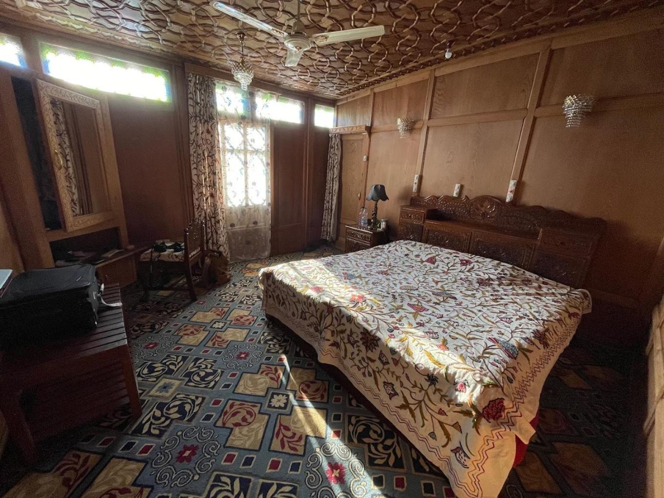 Mossess Group Of Houseboats Botel Srinagar (Jammu and Kashmir)