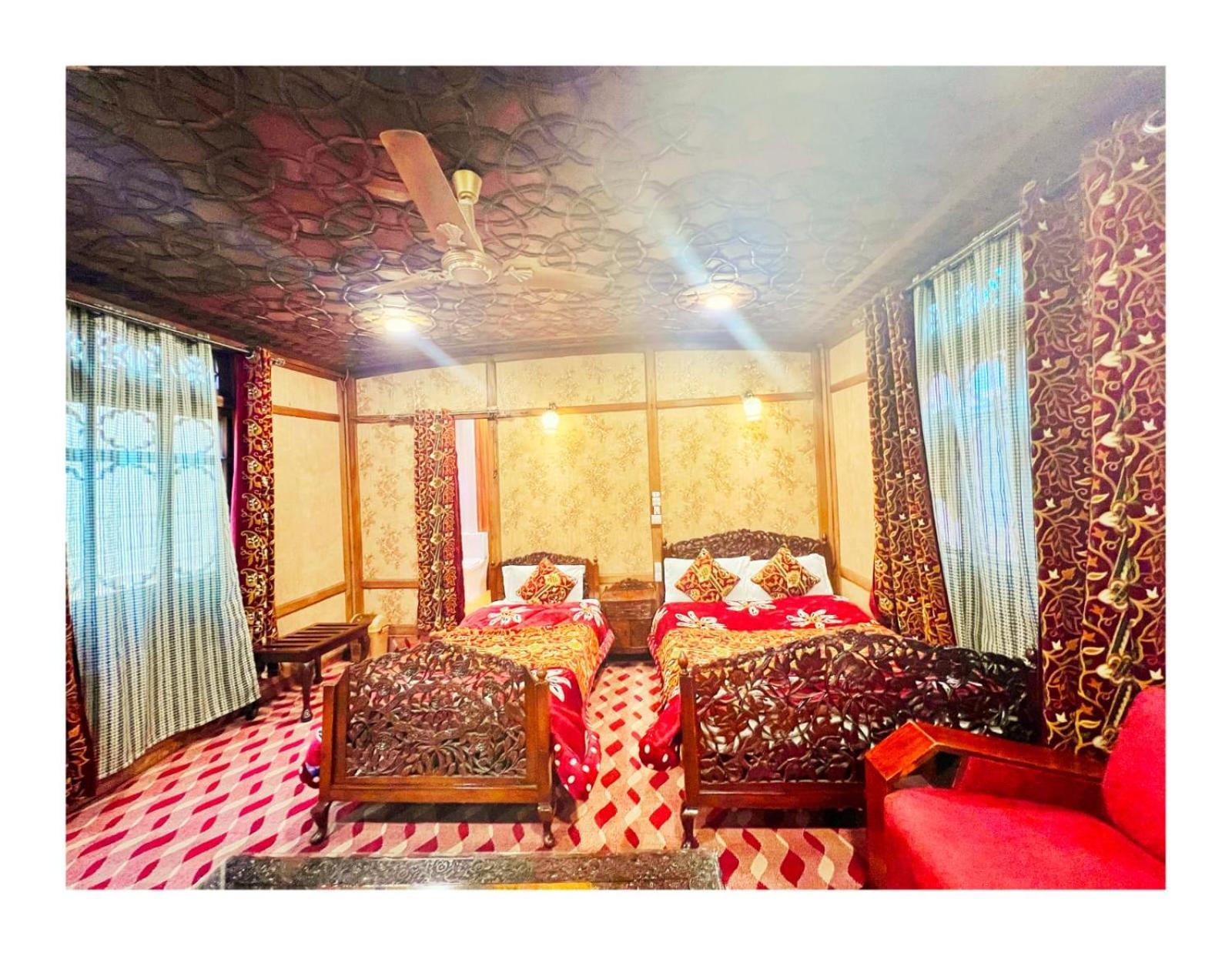 Mossess Group Of Houseboats *